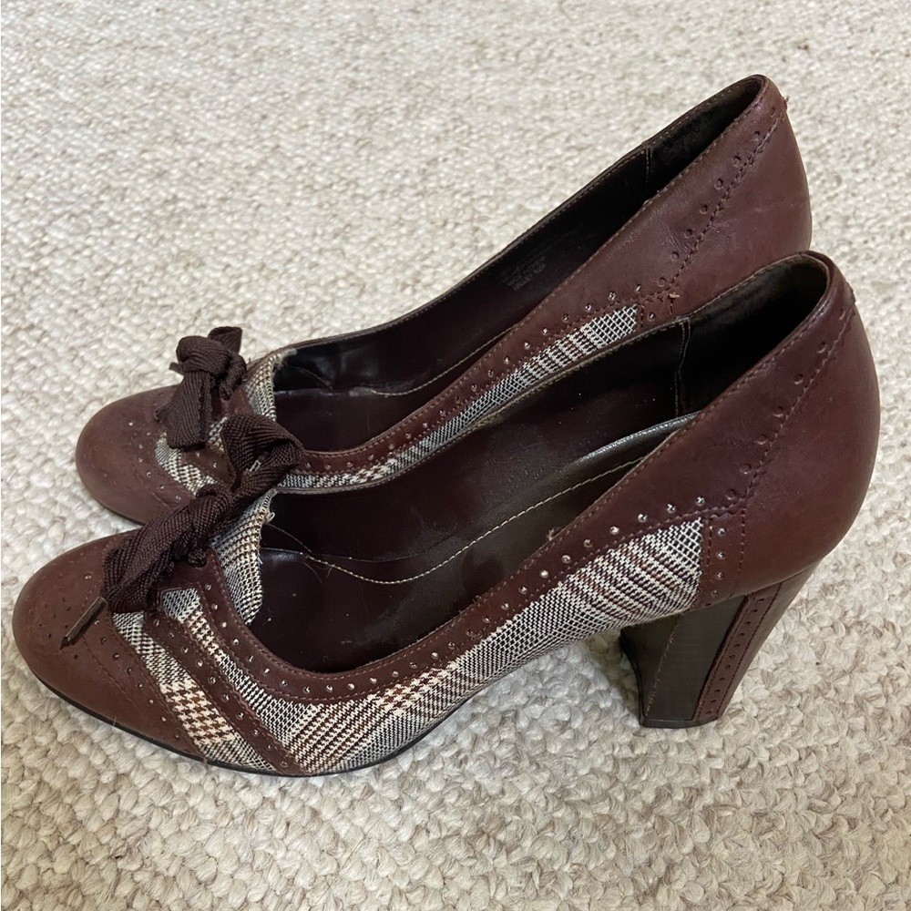 Franco Sarto Halley Brown Leather and Plaid Wintip Oxford Heels in Size 8.5